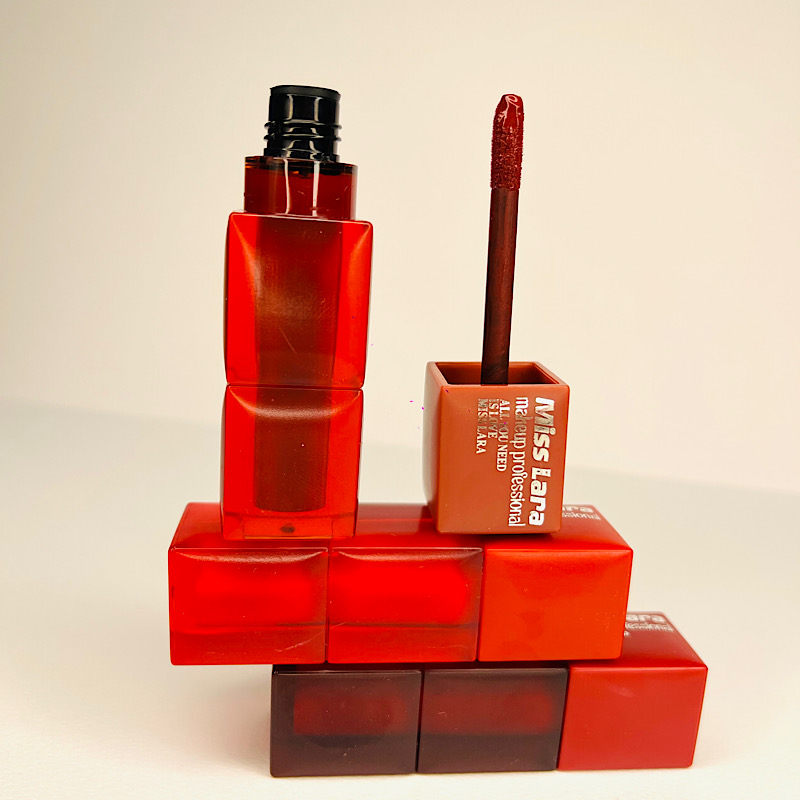 رژ خیس میس لارا Miss Lara شماره 1